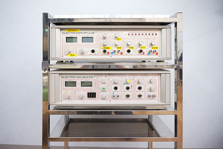 微弱電流治療器（アキュスコープ）